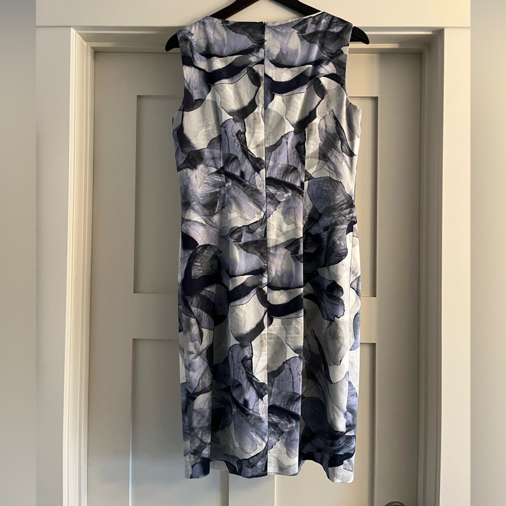 Sleeveless Navy and White Floral Sheath Dress - Picture 3 of 3